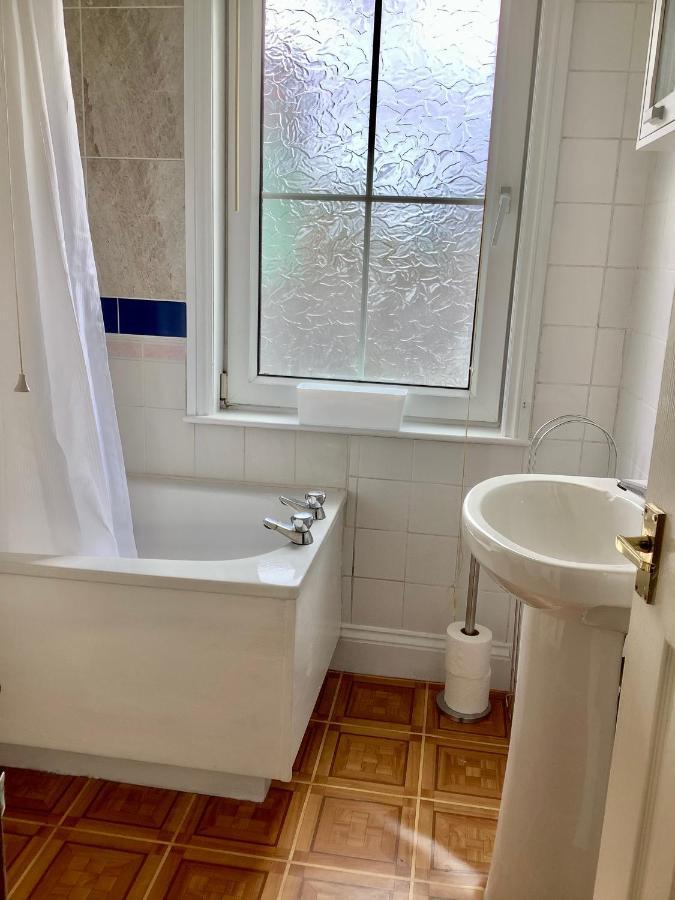 Second Floor Apartment Tenby Town Centre Экстерьер фото