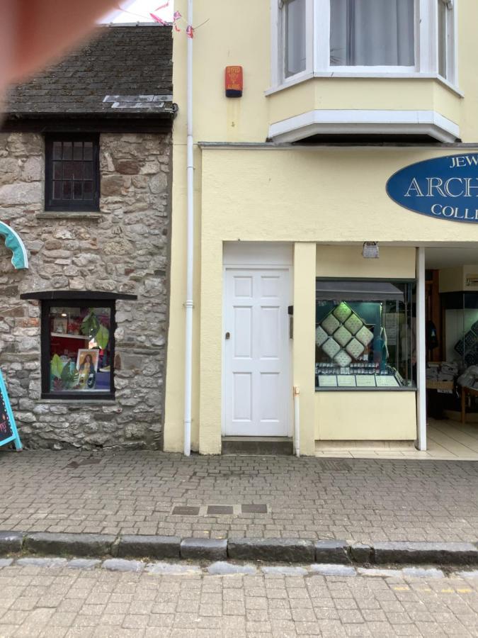 Second Floor Apartment Tenby Town Centre Экстерьер фото